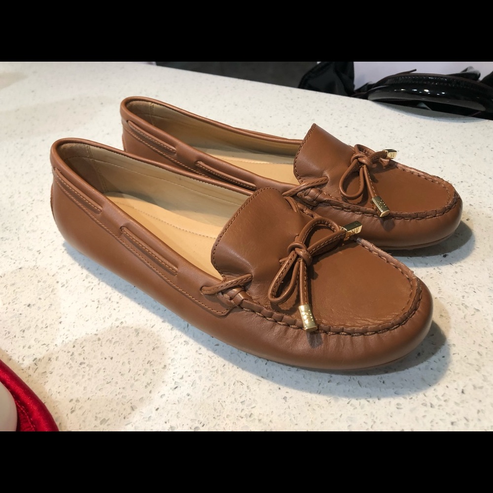 Michael Kors MK DAISY Luggage Leather Moc Loafers